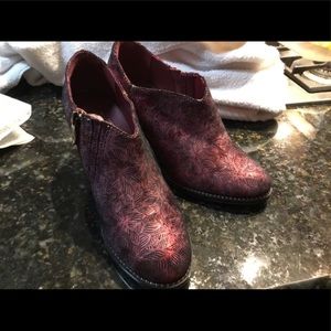 L'Artiste by Spring Step Voltage Booties.